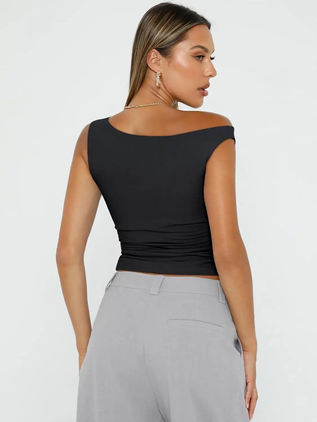 Trendy Queen Off-Shoulder Sleeveless Crop Top